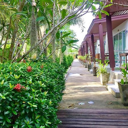 Ban Phak Chit Naiyang Boutique Resort מראה חיצוני תמונה